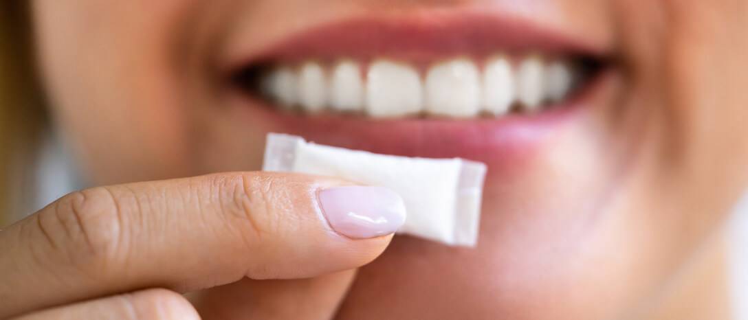 Ako dlho môžeš mať nikotínové vrecúško v ústach?